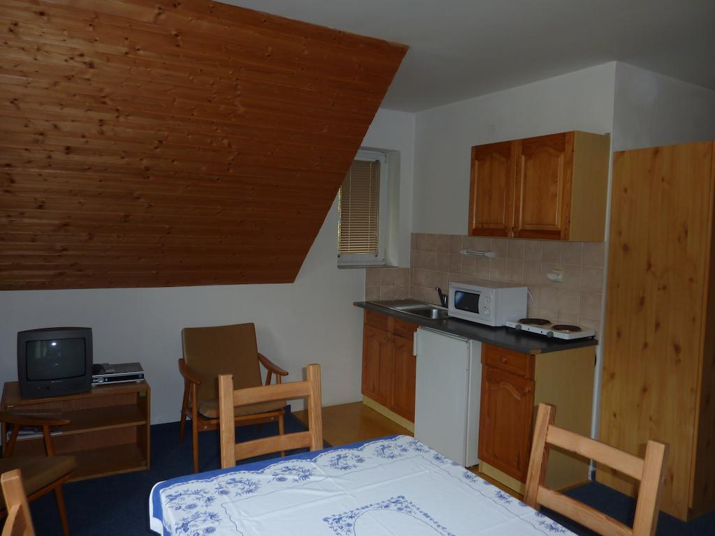 Hotel Niky Josefŭv Dŭl Camera foto